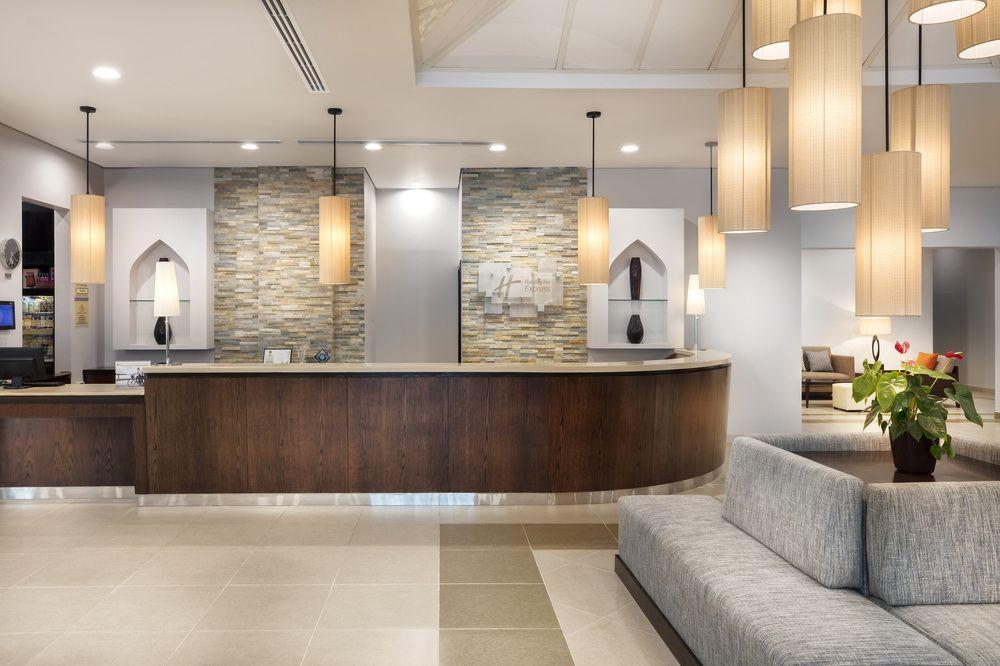 Holiday Inn Express Dubai Safa Park, An Ihg Hotel Экстерьер фото